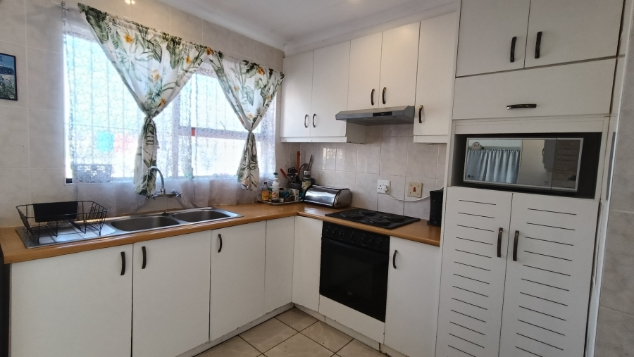 4 Bedroom Property for Sale in Delvillepark Western Cape